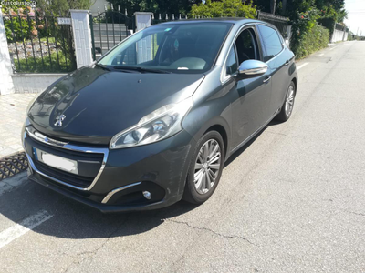 Peugeot 208 1.6 Bluehdi