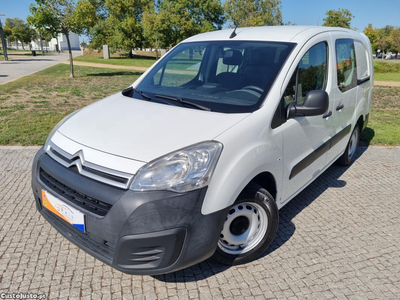 Citroën Berlingo 5 lugares e carga