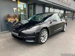 Tesla Model 3 ...