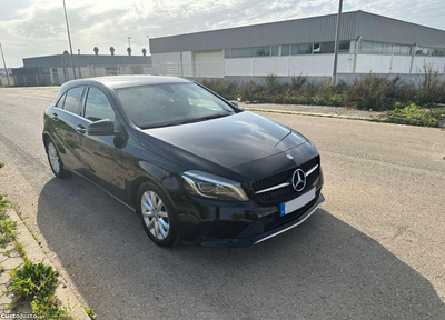 Mercedes-Benz A 180 d Automático