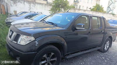 Nissan Navara 2.5 dCi CD 3.5T LE+BDT