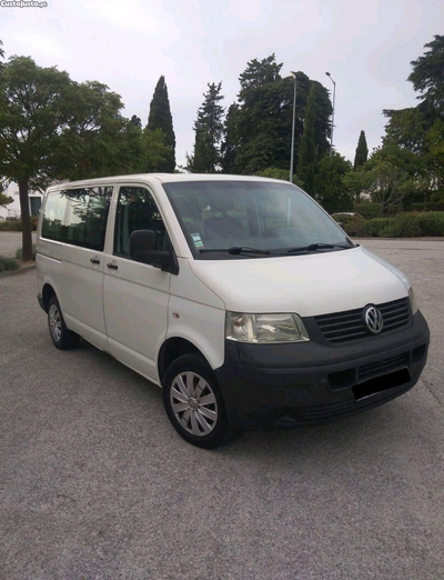 VW Transporter 9 lugares