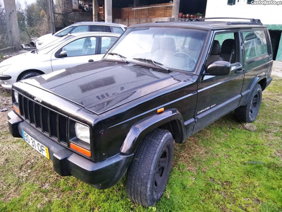 Jeep Cherokee Xj sport 3 portas 2.5