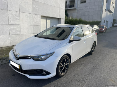 Toyota Auris TS 1.4 D-4D Confort + Pack Techo + Pack Sport