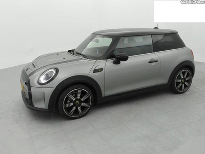 MINI Cooper Essential Trim