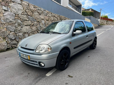 Renault 4 - Clio