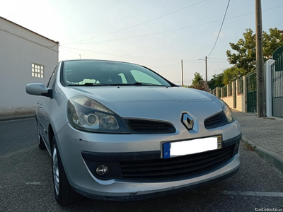 Renault Clio III 1.2 16V 75 A/C