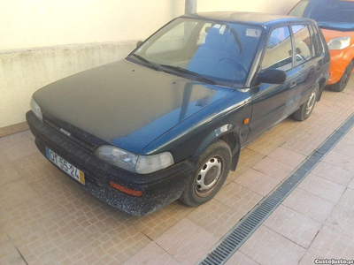 Toyota Corolla 1.3 5 portas