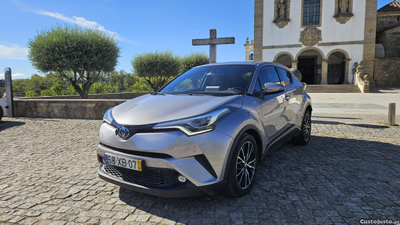 Toyota C-HR executive + pack luxury