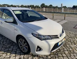 Toyota Auris Toyota Auris 1.8 HSD Confort +J17