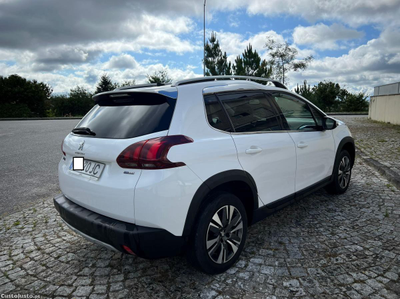 Peugeot 2008 1.2 Puretech Allure