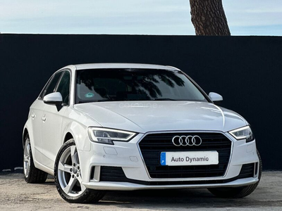 Audi A3 1.6 TDI STRONIC  DESIGN