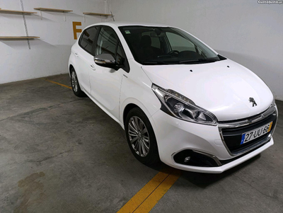 Peugeot 208 s line