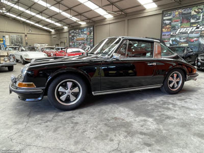 Porsche 911 2.2 E targa