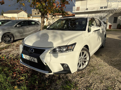 Lexus CT 200h