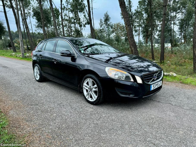 Volvo V60 Momentum