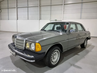 Mercedes-Benz 300 D Turbo