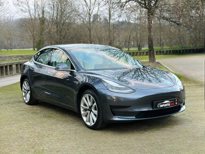 Tesla Model 3 Long-Range RWD