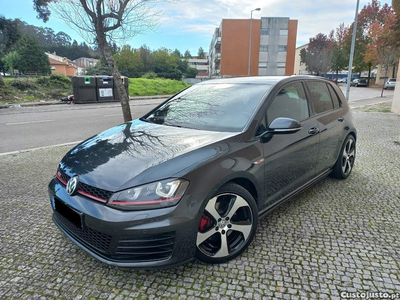 VW Golf GTI 2.0tsi 220cv