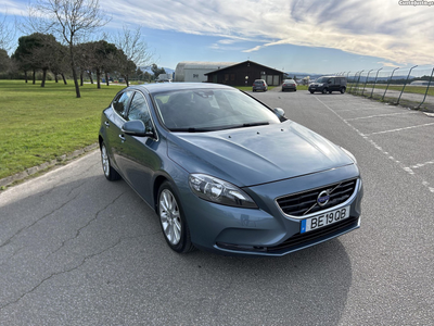 Volvo V40 Momentum