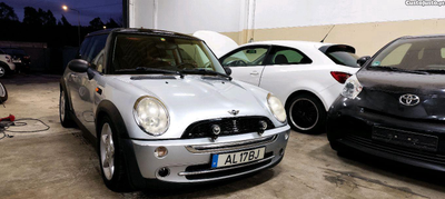 MINI Cooper 1.6