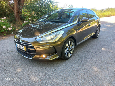 Citroën DS5 2.0 HDI HYBRID4 SPORT CHIC