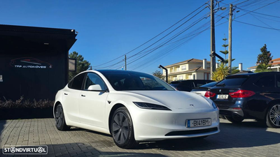 Tesla Model 3 Tração Traseira