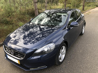 Volvo V40 D2