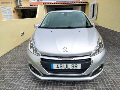 Peugeot 208 styile