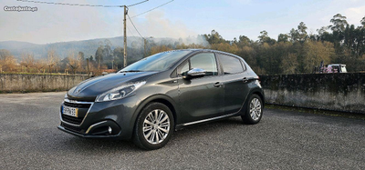 Peugeot 208 1.2 Pure Tech Style 65.000 km