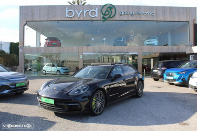 Porsche Panamera Sport Turismo 4 E-Hybrid