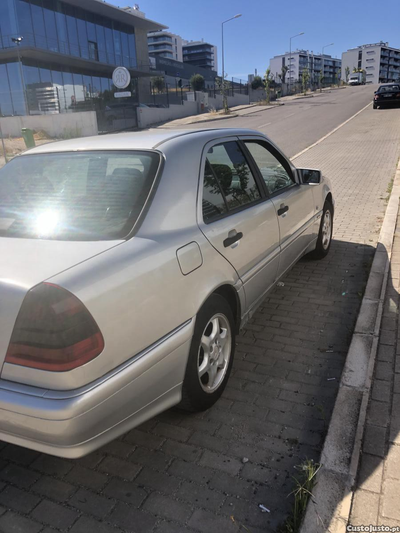 Mercedes-Benz C 220 D (202 121)