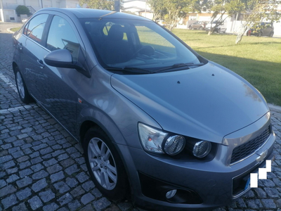 Chevrolet Aveo 1.4-100CV VERSÃO LUXO 165000KM C/NOVO