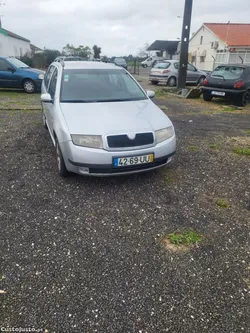 Skoda Fabia 1.4 muito bom estado ar condicionado