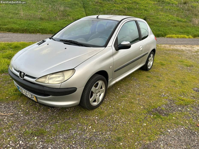 Peugeot 206 1.2 gasolina