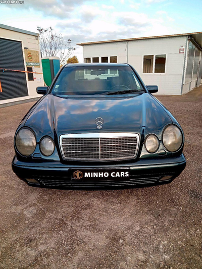 Mercedes-Benz E 200 elegance