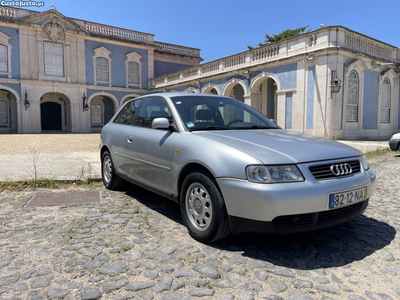 Audi A3 A3 1.6 AUTOMÁTICO