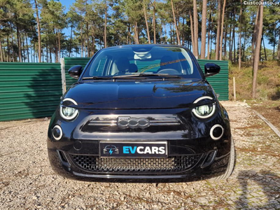 Fiat 500 Icon 42 kwh com 118 cavalos