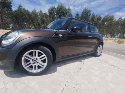 MINI Cooper 1.6 D T extras motor bmw