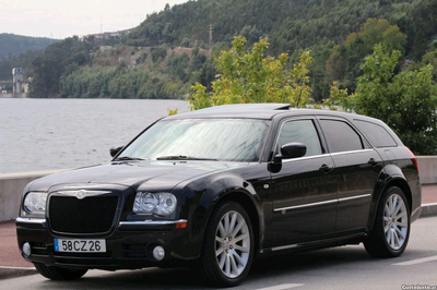 Chrysler 300 C SRT design iuc 70