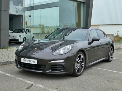 Porsche Panamera Standard