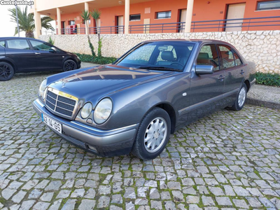 Mercedes-Benz E 250 Elegance