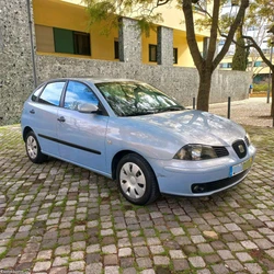 Seat Ibiza unico dono 2002 a/c valor negociável