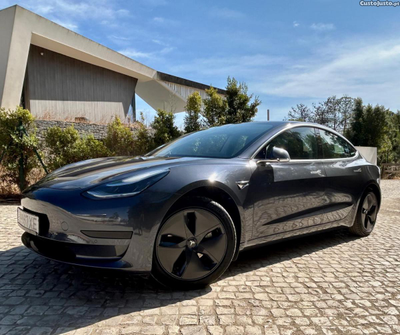 Tesla Model 3 Standard Range Plus RWD