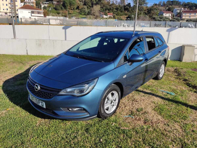 Opel Astra Sport Tourer .