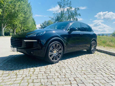 Porsche Cayenne Platinum Edition