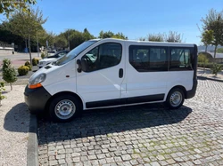 Renault Trafic carrinha de 9 lugares