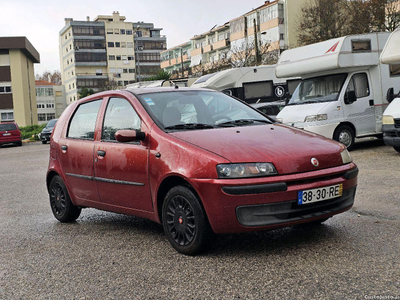 Fiat Punto 1.2i com 80cv