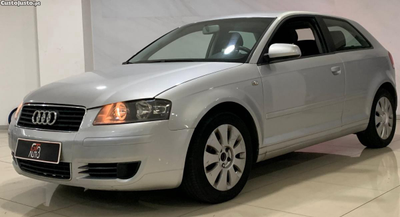 Audi A3 1.6 FSI ATTRACTION