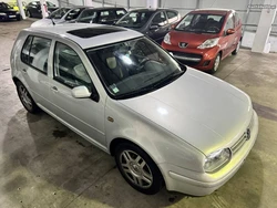 VW Golf 1.6i